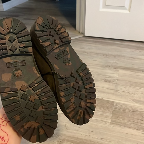 Timberlands - Picture 3 of 4